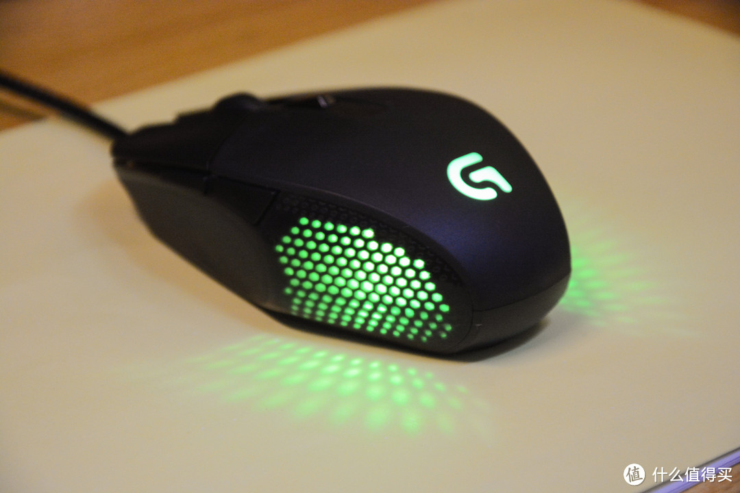 犹豫的剁手之旅---Logitech 罗技 G303 RGB 游戏鼠标 简单开箱体验