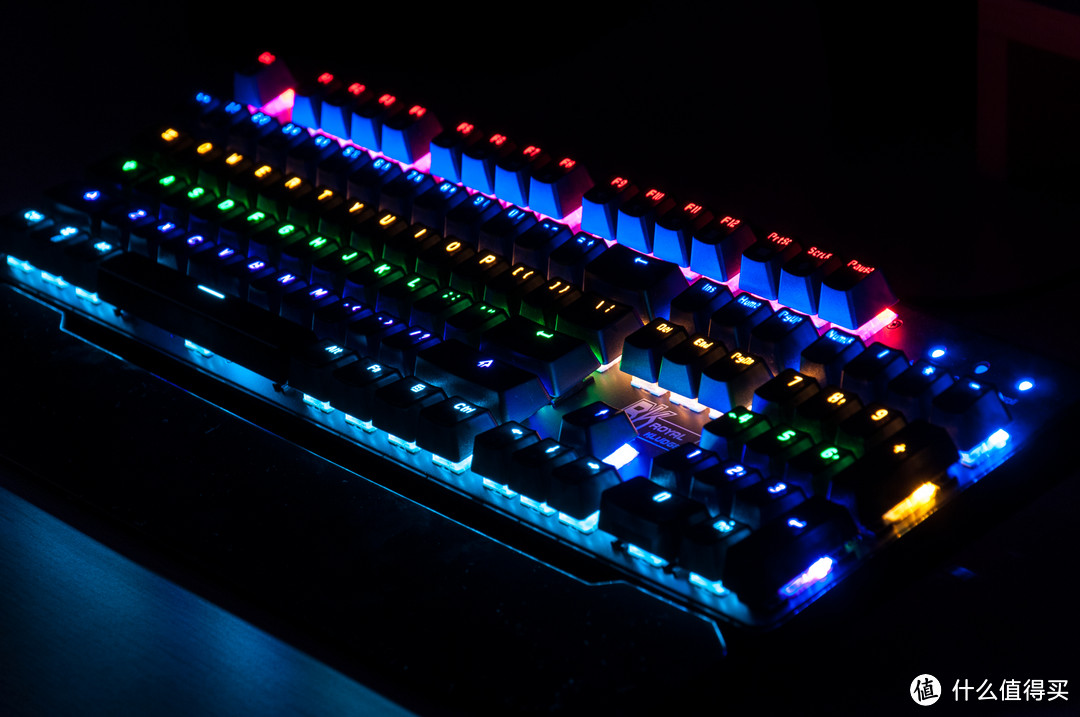 小白的第一块机械键盘：ROYAL KLUDGE RK920 青轴混合光