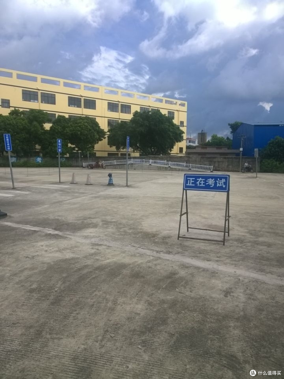 售后累觉不爱，自己动手更换踏板车机油 — 浅谈无证驾驶扣车记