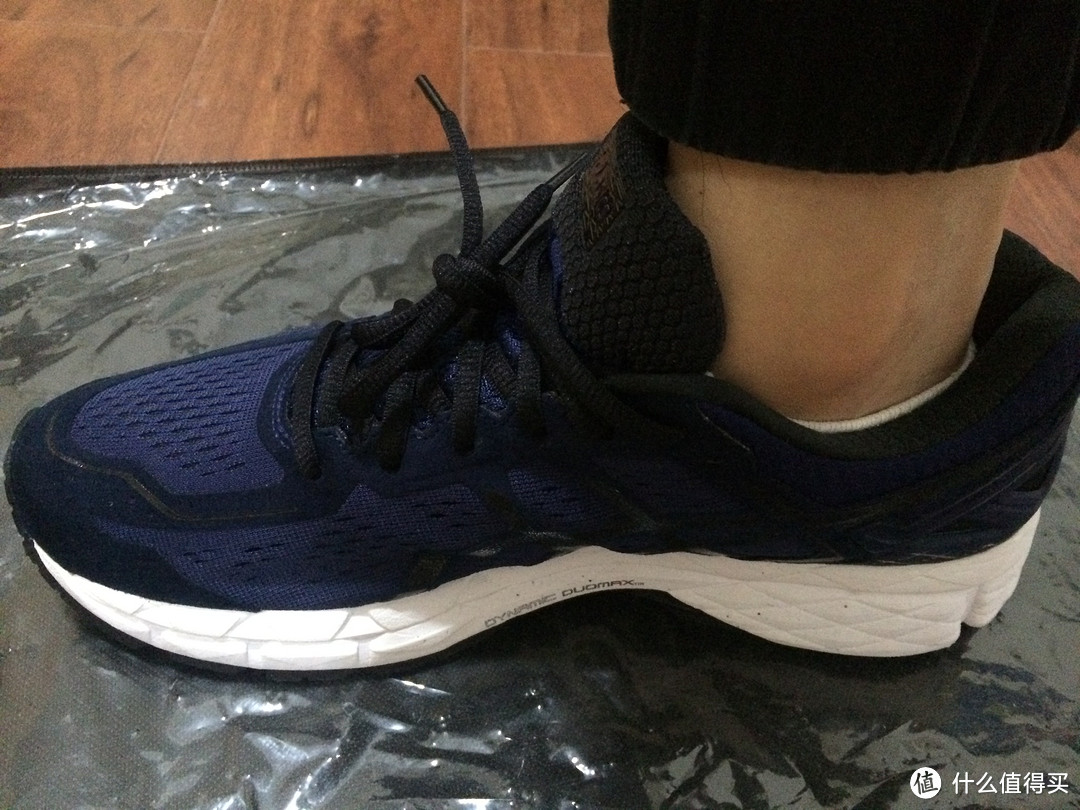 第一次上专业跑鞋，level up up up！ASICS 亚瑟士 GEL-KAYANO 22 男款跑鞋