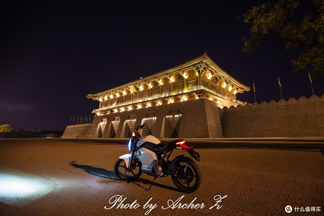 Catch the Wind —— SOCO TS1200R 城市锂电跨骑车