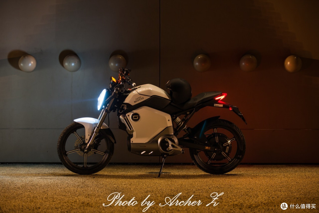 Catch the Wind —— SOCO TS1200R 城市锂电跨骑车