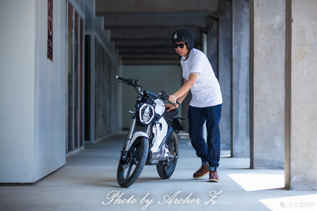 Catch the Wind —— SOCO TS1200R 城市锂电跨骑车