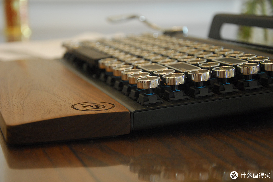 颜值颇高的复古键盘——大象复古蓝牙机械键盘小测