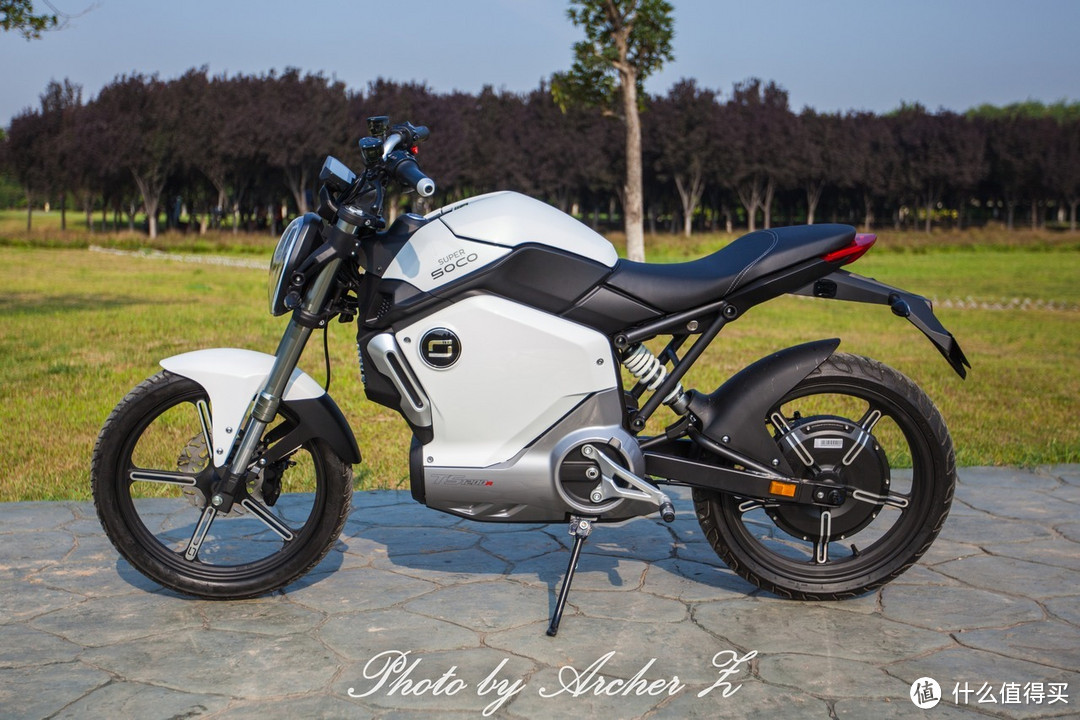 Catch the Wind —— SOCO TS1200R 城市锂电跨骑车