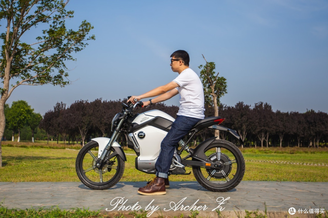 Catch the Wind —— SOCO TS1200R 城市锂电跨骑车