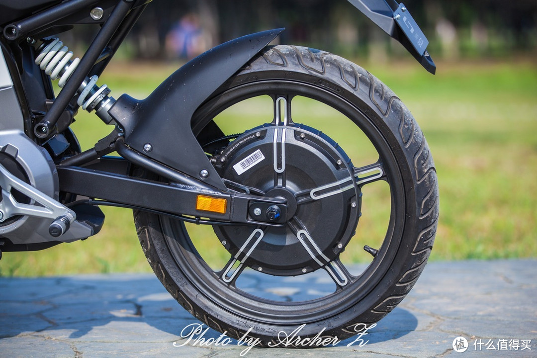 Catch the Wind —— SOCO TS1200R 城市锂电跨骑车