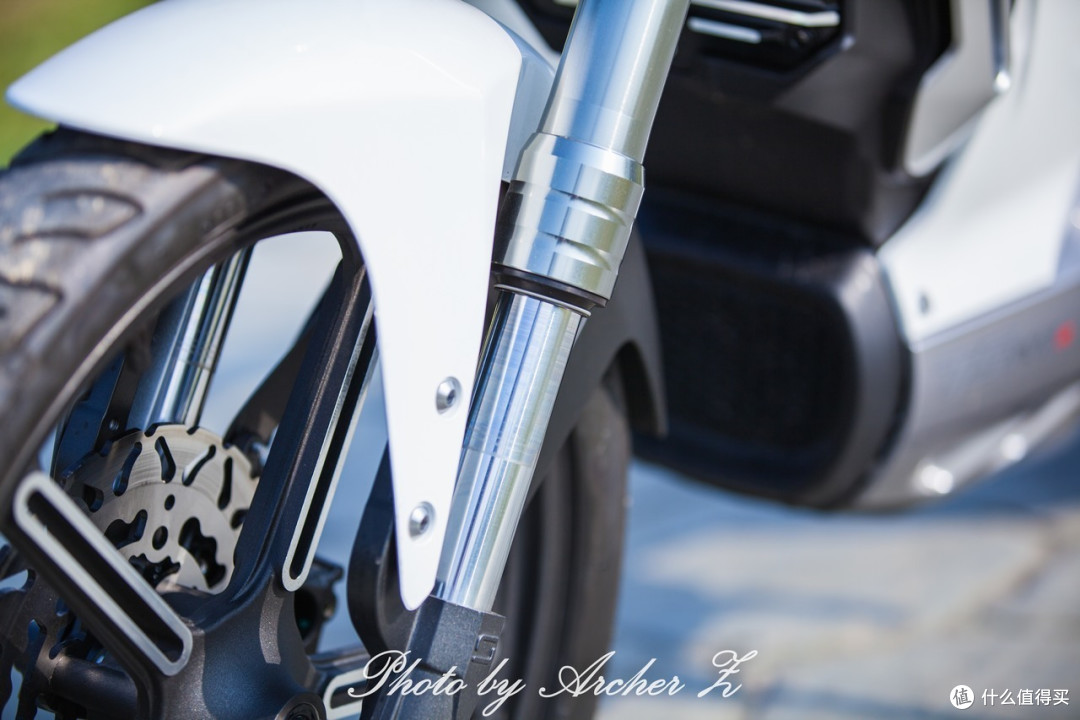 Catch the Wind —— SOCO TS1200R 城市锂电跨骑车