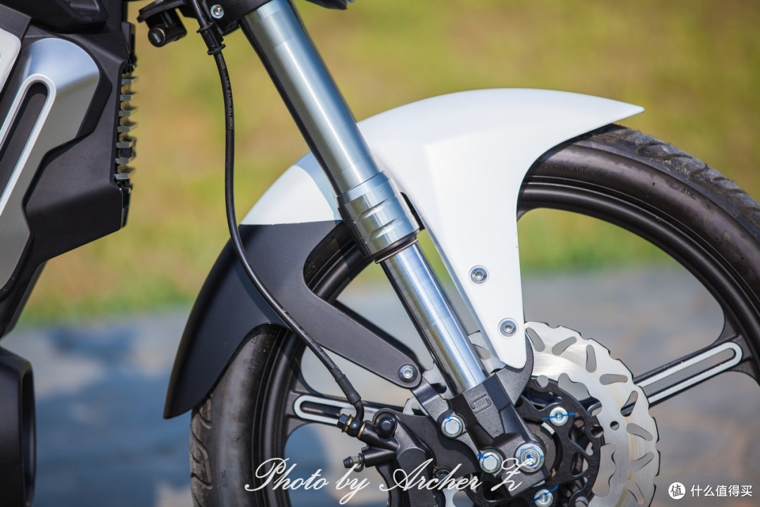 Catch the Wind —— SOCO TS1200R 城市锂电跨骑车