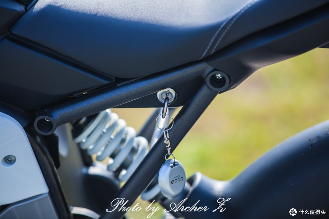 Catch the Wind —— SOCO TS1200R 城市锂电跨骑车