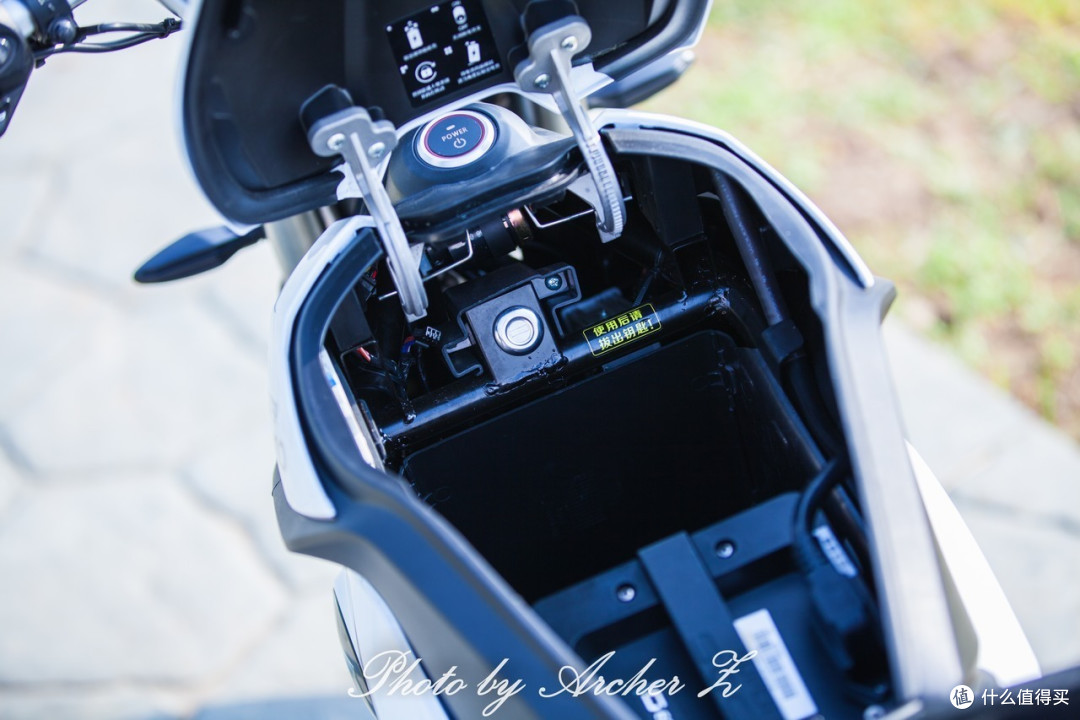 Catch the Wind —— SOCO TS1200R 城市锂电跨骑车