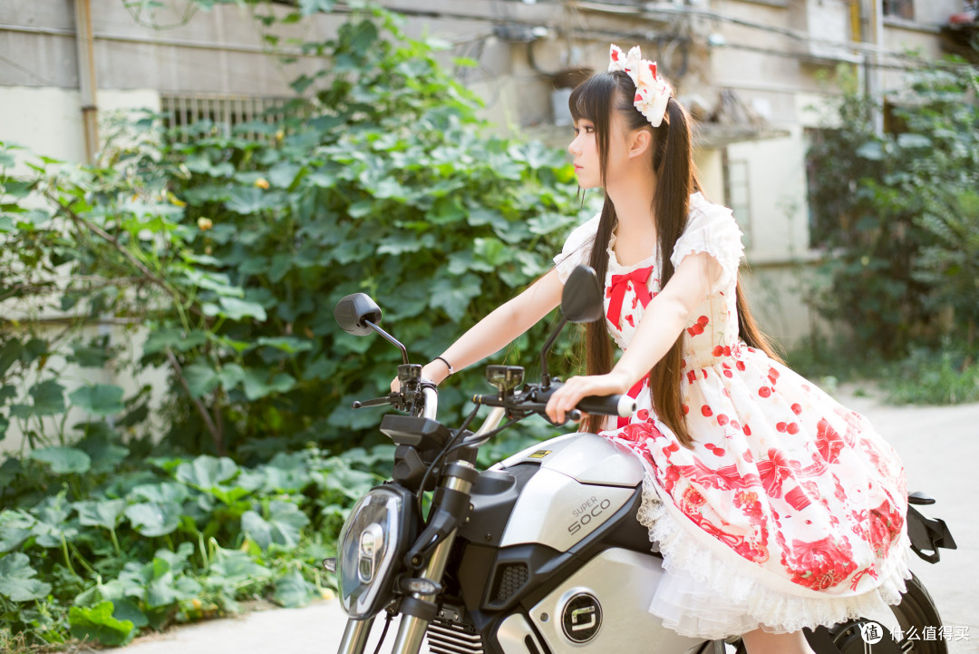 跨骑身电动芯:SOCO TS1200R 上手报告