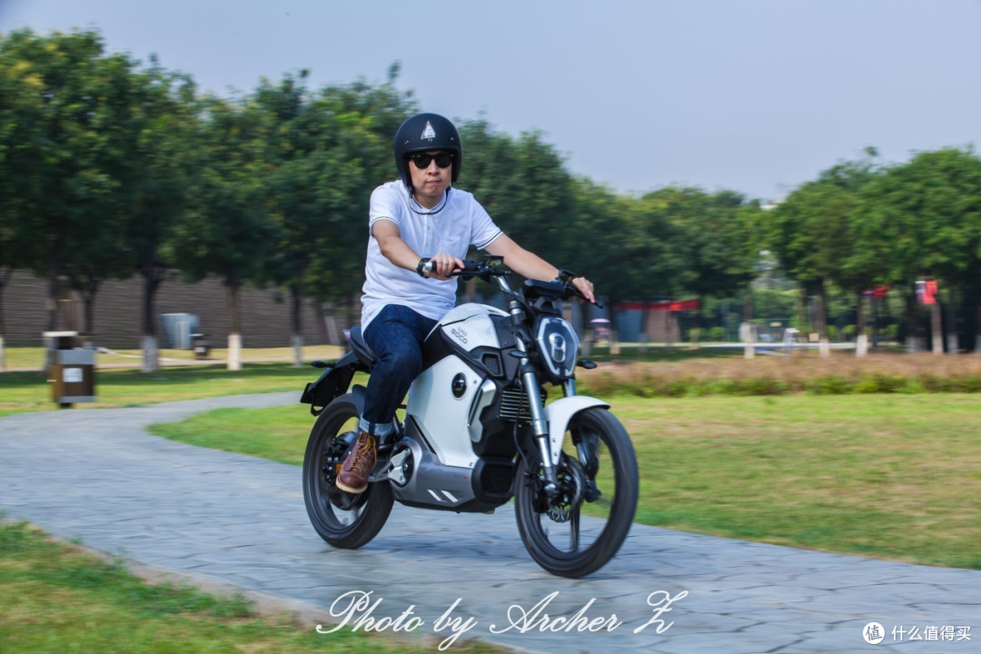 Catch the Wind —— SOCO TS1200R 城市锂电跨骑车