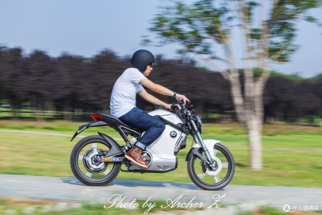 Catch the Wind —— SOCO TS1200R 城市锂电跨骑车