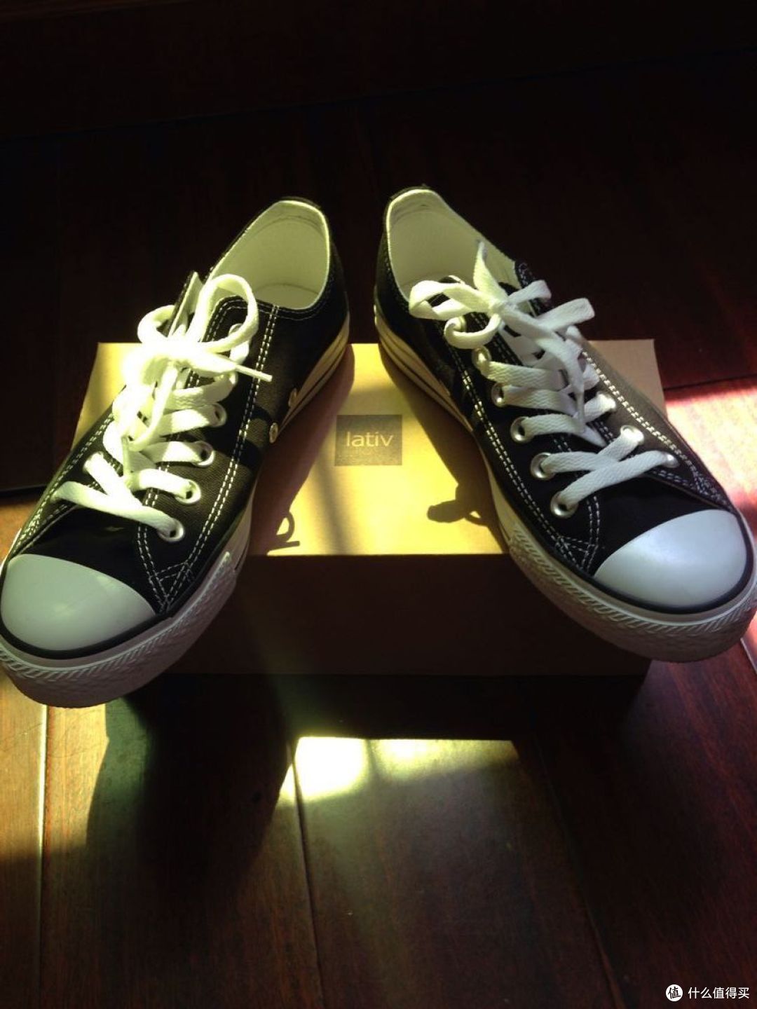 体验台湾优衣库诚衣lativ低帮帆布鞋开箱
