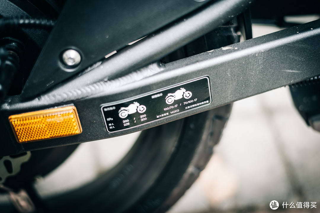 跨骑身电动芯:SOCO TS1200R 上手报告