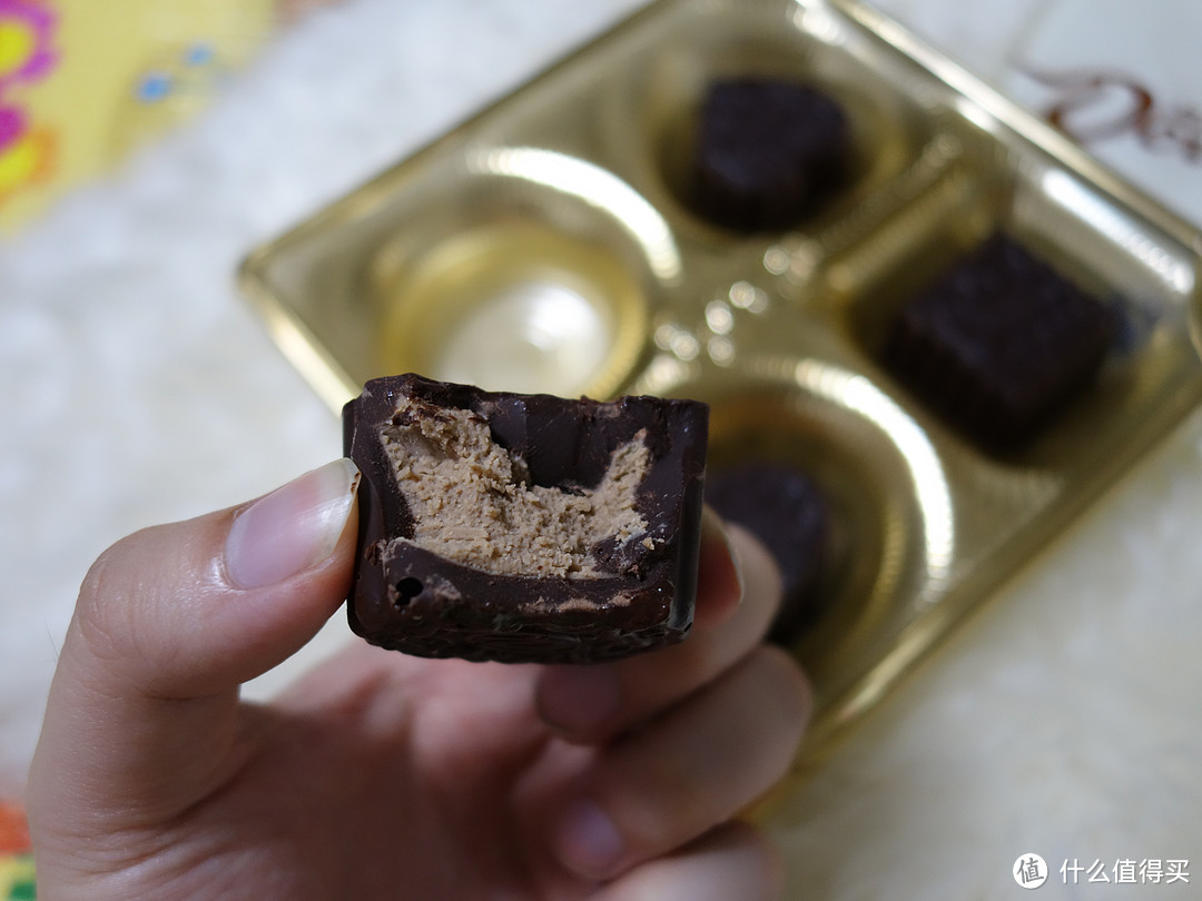 披着月饼外壳的巧克力：德芙首款月饼简单评测
