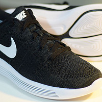 Nike 耐克 LunarEpic Low Flyknit 黑色编织跑鞋