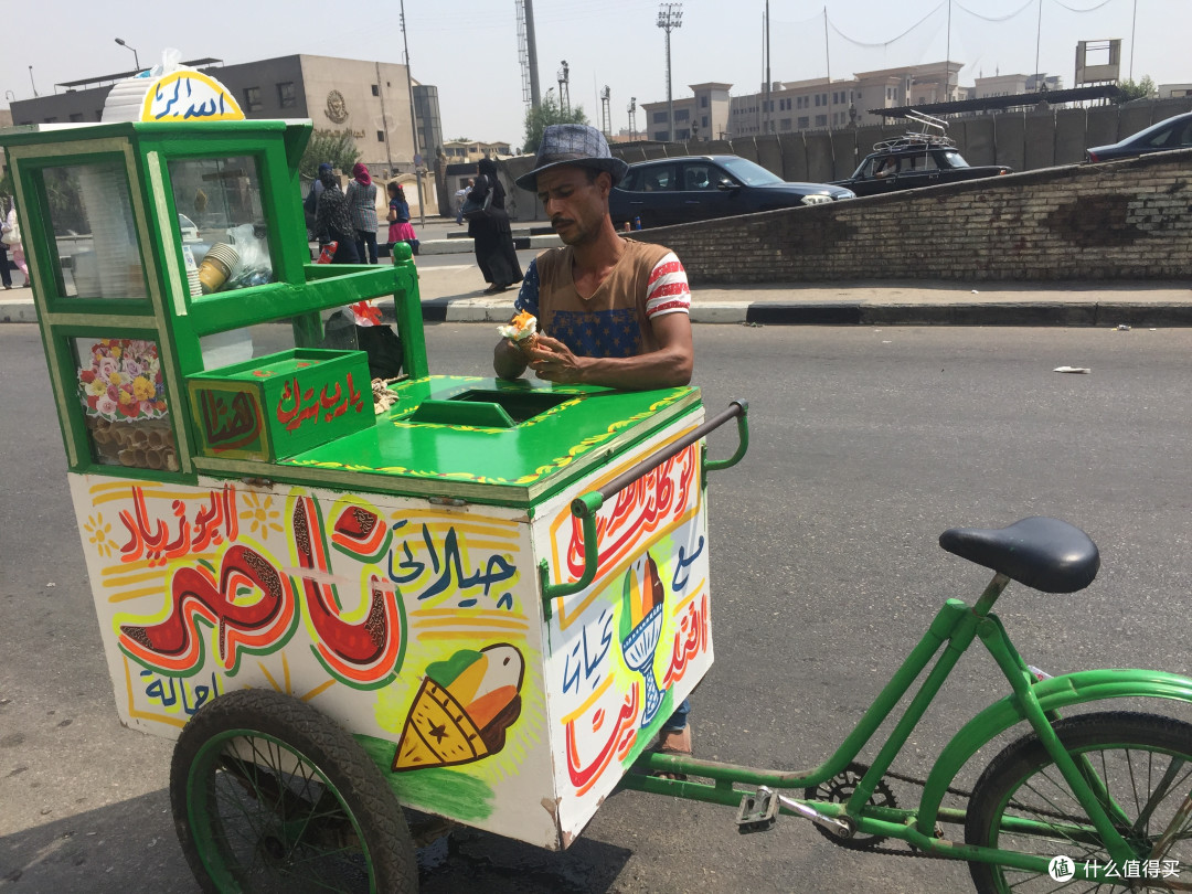 市场上有很多这种小推车冰淇淋