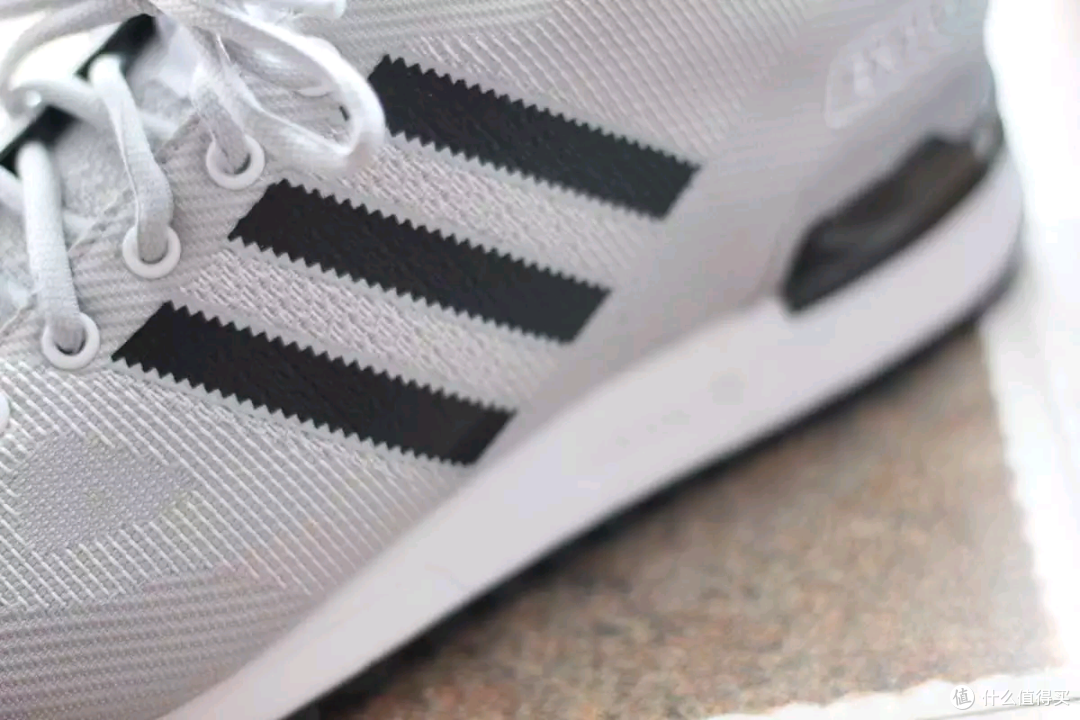 Adidas 阿迪达斯 三叶草 ZX750 休闲鞋