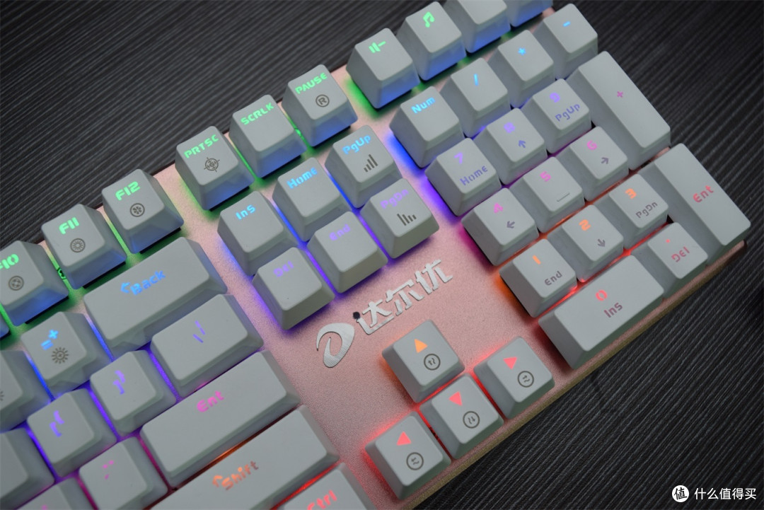 送女友的玫瑰金键盘 — 达尔优 108键 机械点彩版 背光机械键盘 开箱