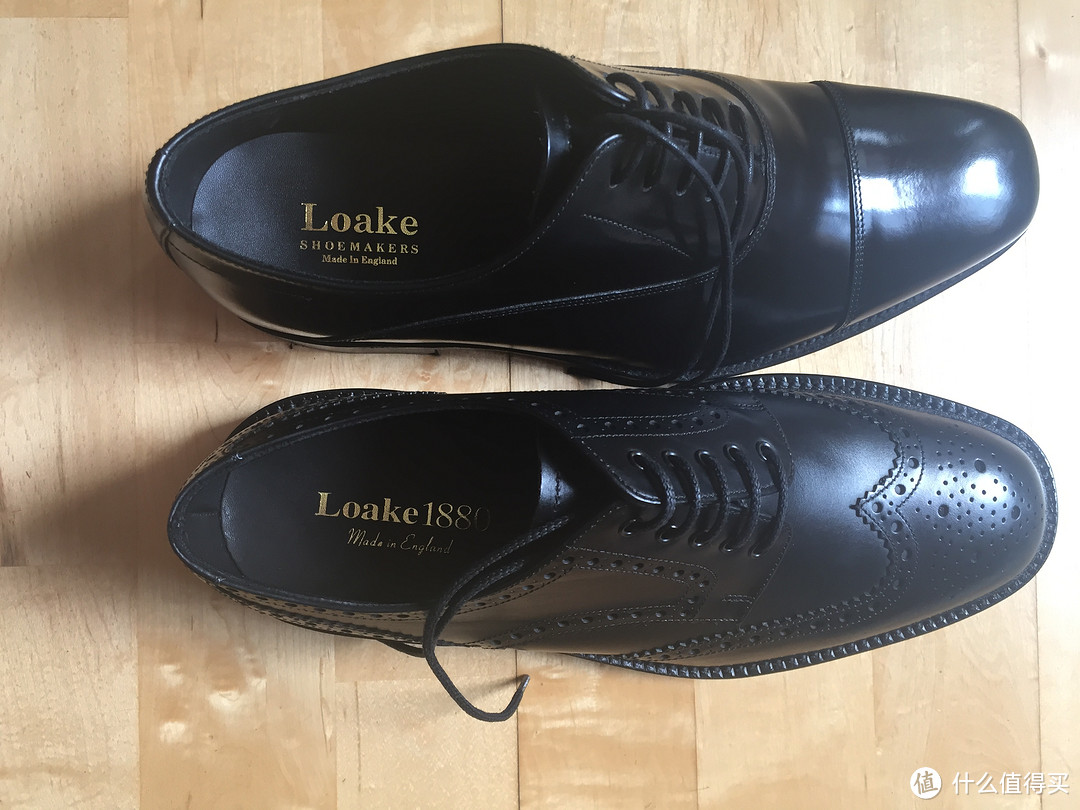 Loake country brogue 乡村布洛克 vs loake shoemaker cagney 黑色漆皮牛津： 弃坑前换个口味