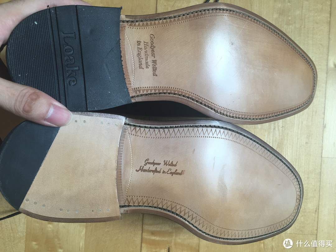 Loake country brogue 乡村布洛克 vs loake shoemaker cagney 黑色漆皮牛津： 弃坑前换个口味