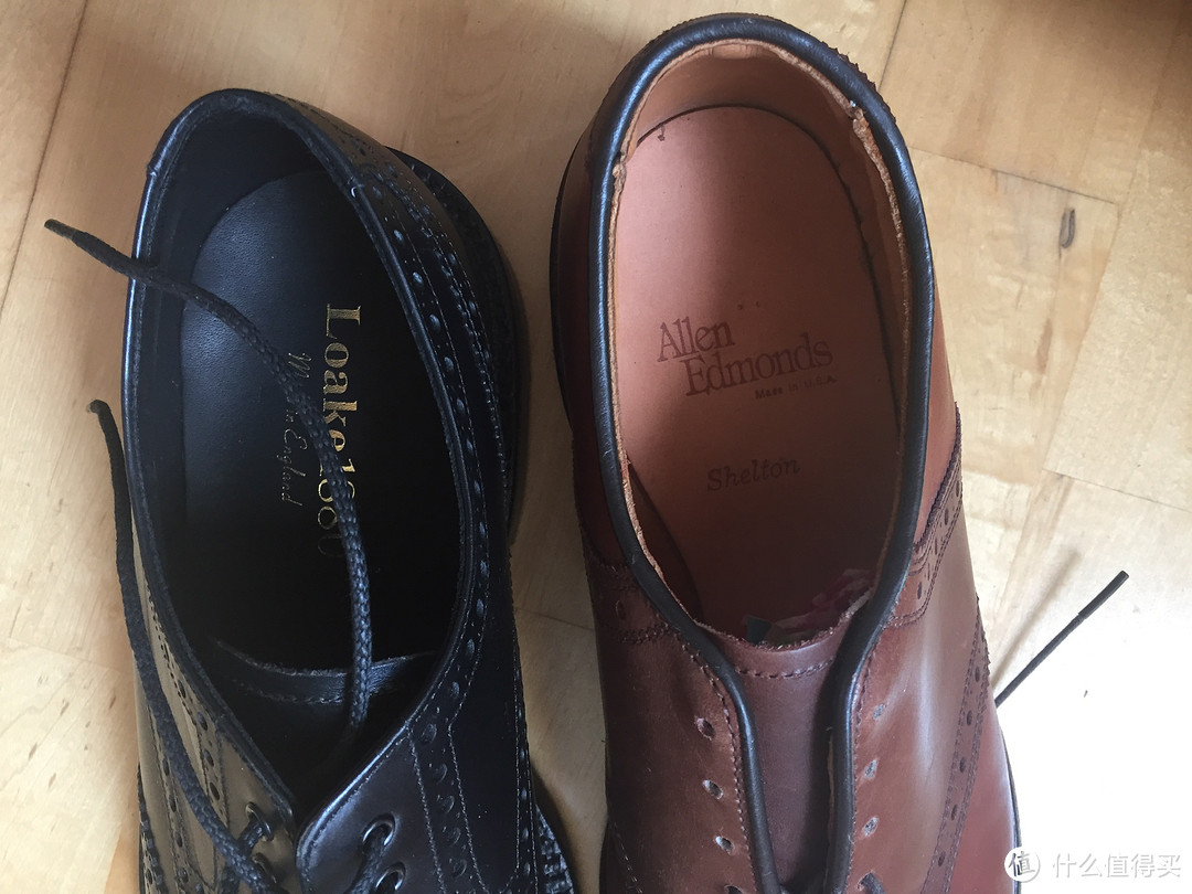 Loake country brogue 乡村布洛克 vs loake shoemaker cagney 黑色漆皮牛津： 弃坑前换个口味