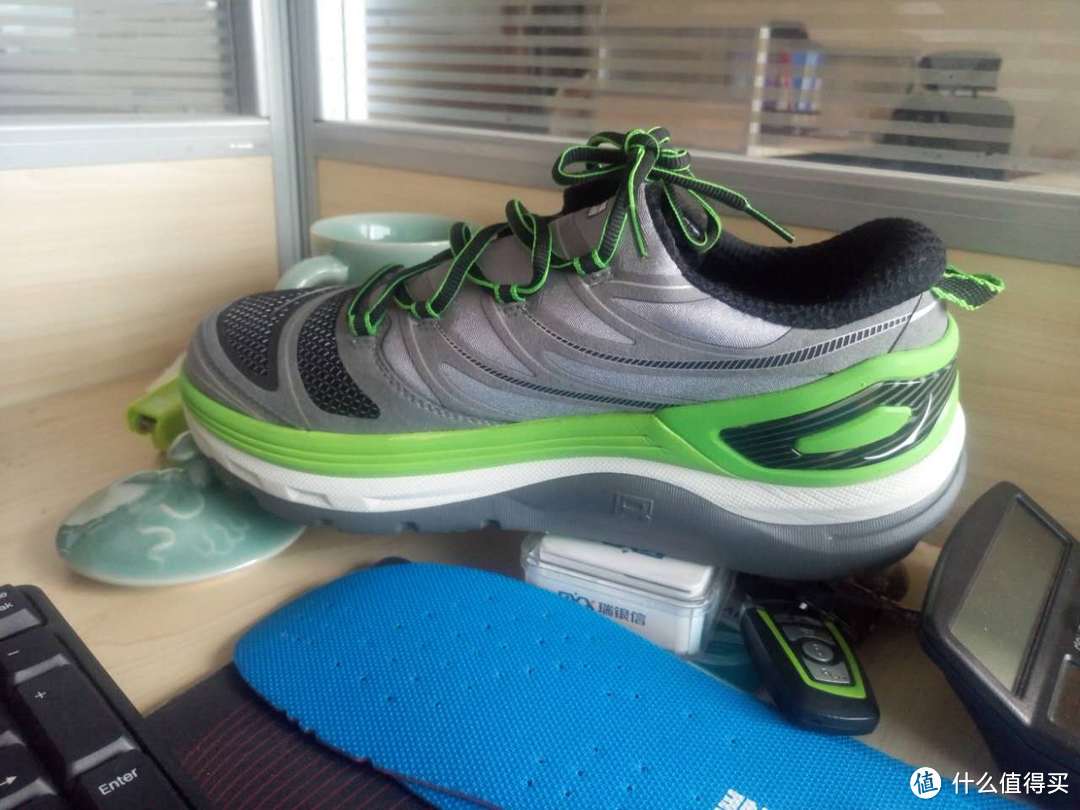 hoka one one costant 路跑鞋 开箱篇