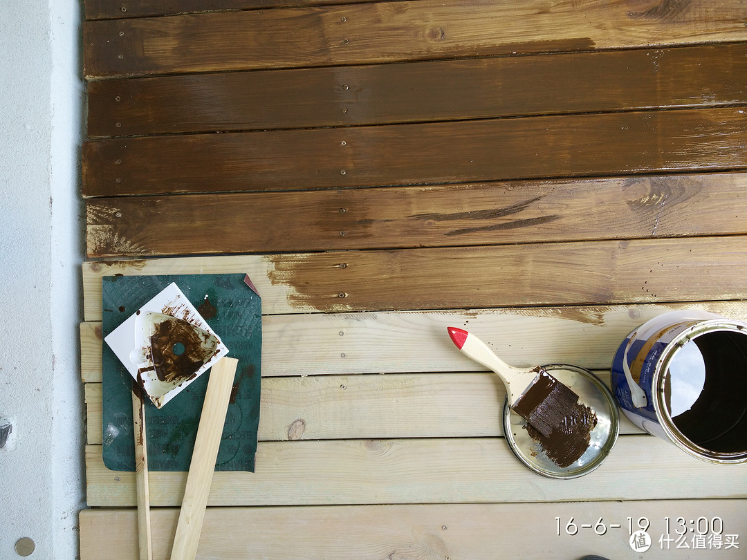 论阳台防腐木铺设（二）：铺设补充及木蜡油的涂刷和阳台小家具的DIY