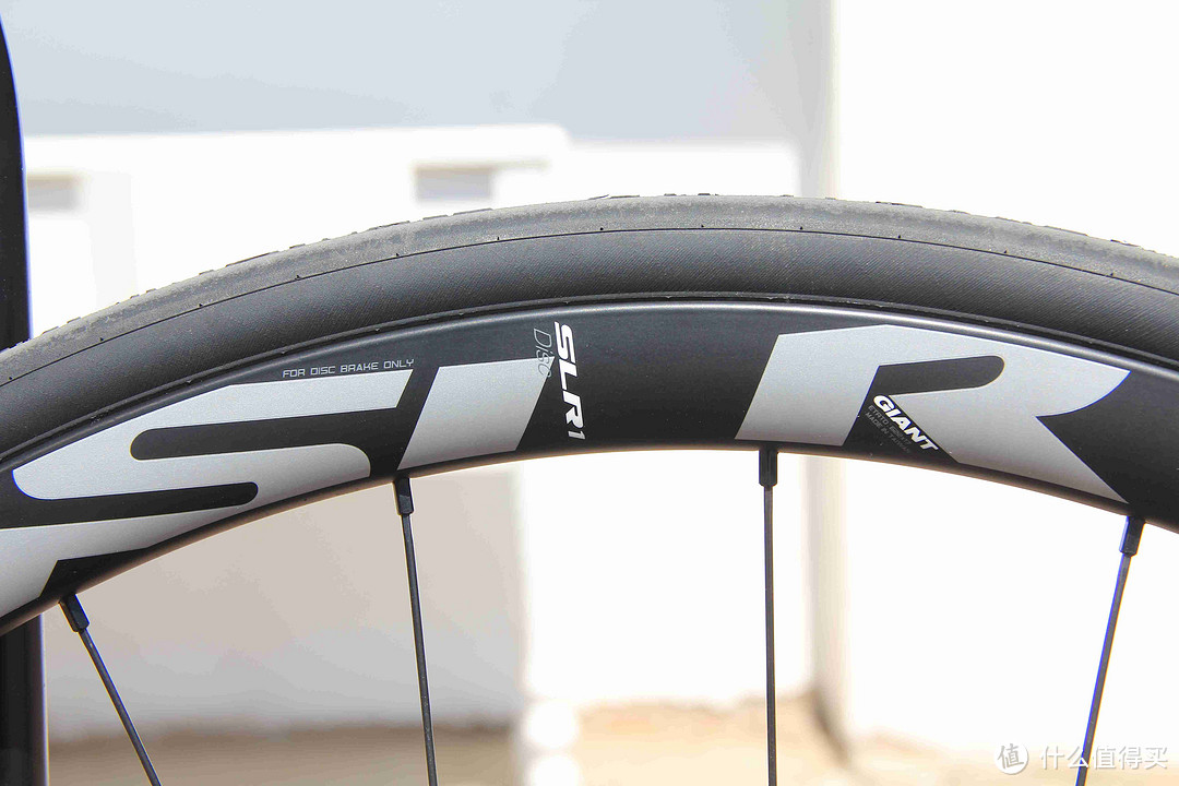 #首晒# 满满的诚意，奇葩的搭配，性能的怪兽：GIANT TCR ADV PRO 1 DISC 单车评测