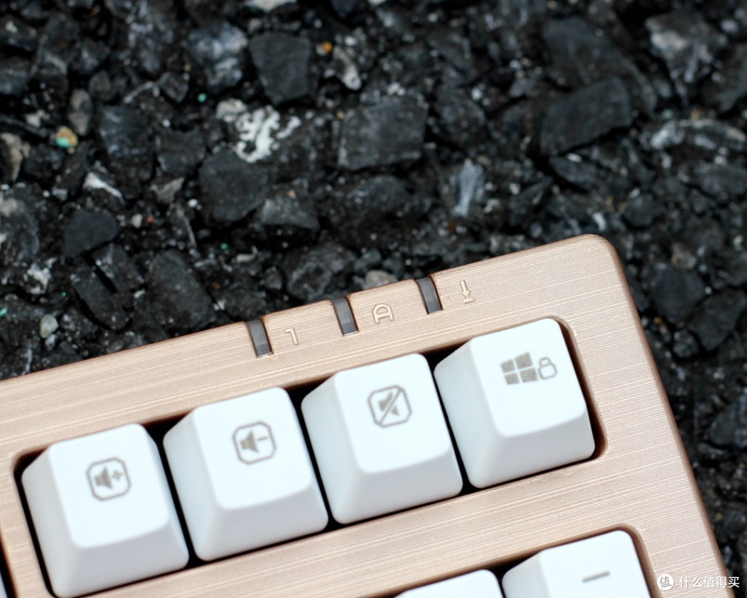 #本站首晒# 不玩灯! - 简评雷柏(Rapoo) V510 机械游戏键盘