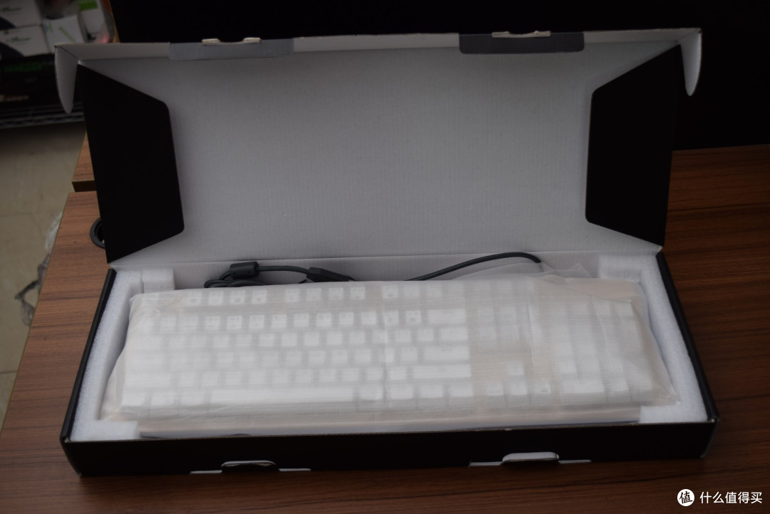 键盘还是机械的好——E-3LUE 宜博 K751 RGB机械键盘 开箱