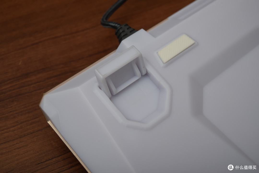 键盘还是机械的好——E-3LUE 宜博 K751 RGB机械键盘 开箱