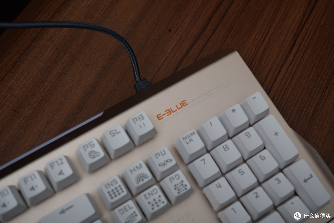 键盘还是机械的好——E-3LUE 宜博 K751 RGB机械键盘 开箱