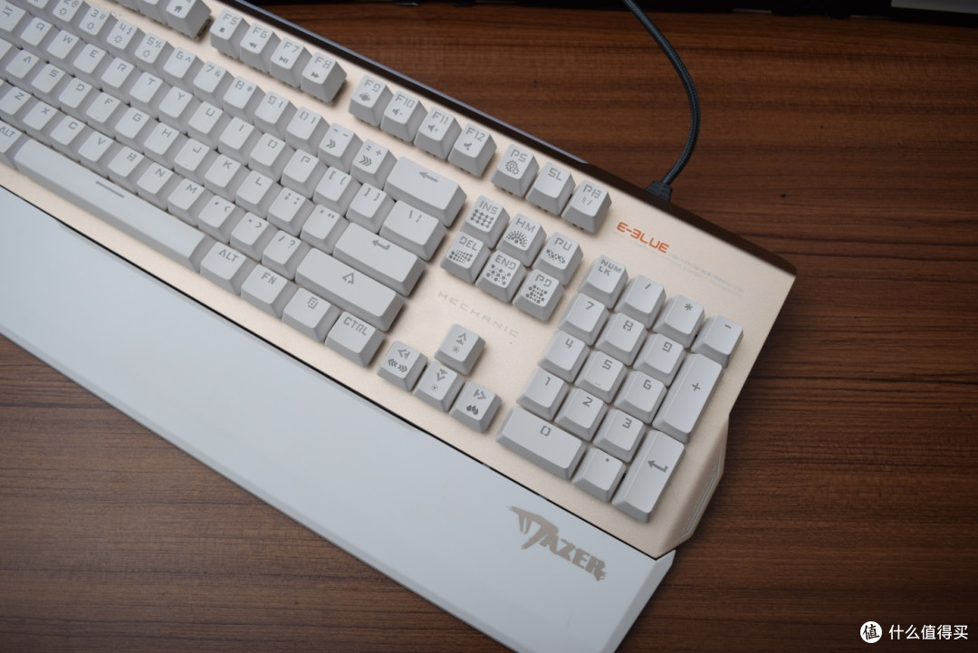 键盘还是机械的好——E-3LUE 宜博 K751 RGB机械键盘 开箱