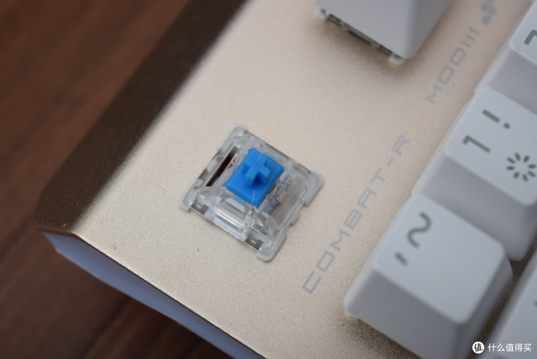 键盘还是机械的好——E-3LUE 宜博 K751 RGB机械键盘 开箱