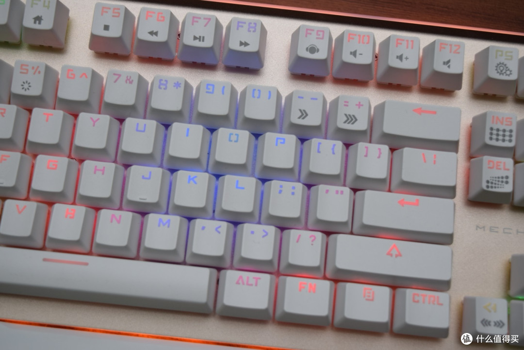 键盘还是机械的好——E-3LUE 宜博 K751 RGB机械键盘 开箱