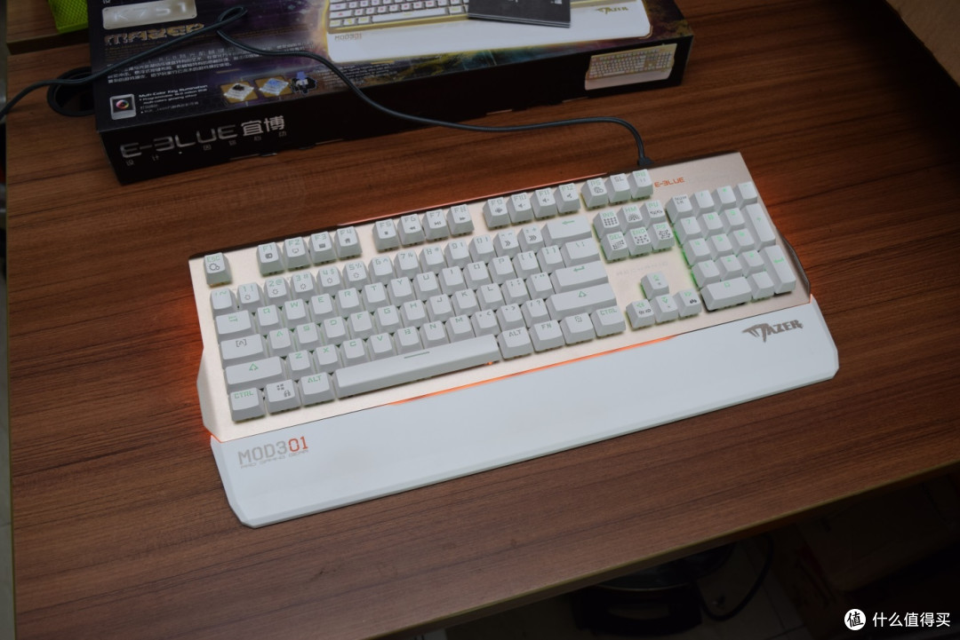 键盘还是机械的好——E-3LUE 宜博 K751 RGB机械键盘 开箱