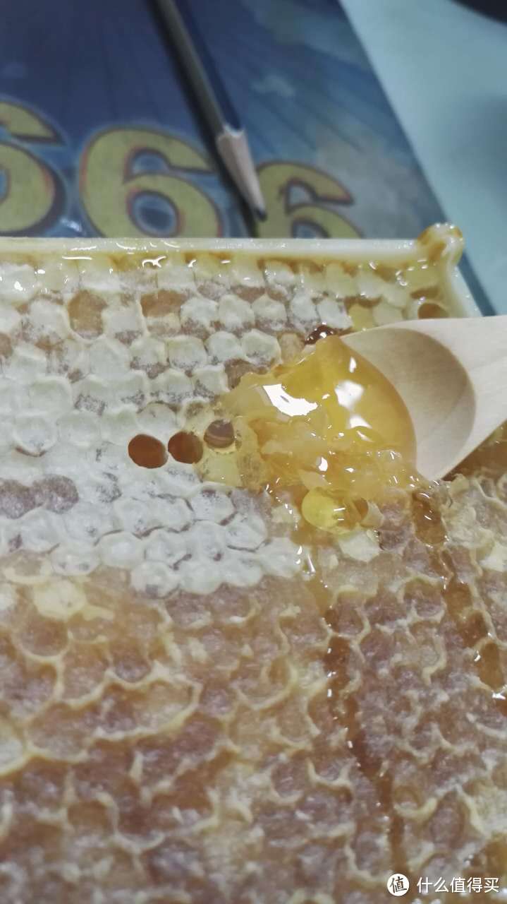 可以用勺子吃的蜂蜜——巢蜜