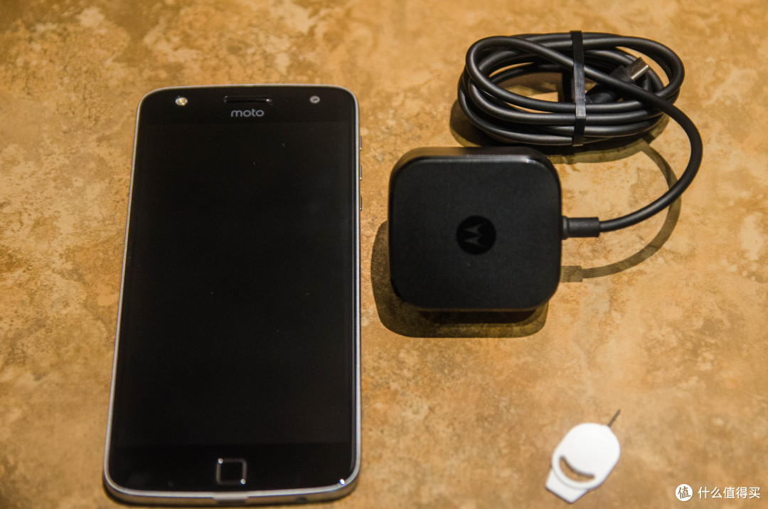 #原创新人# Hello Moto,你的信仰还剩多少——moto z play+摩影模块开箱+简评