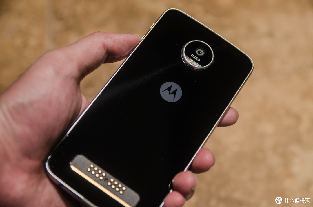 #原创新人# Hello Moto,你的信仰还剩多少——moto z play+摩影模块开箱+简评