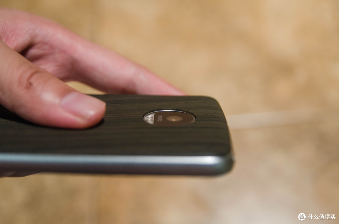 #原创新人# Hello Moto,你的信仰还剩多少——moto z play+摩影模块开箱+简评
