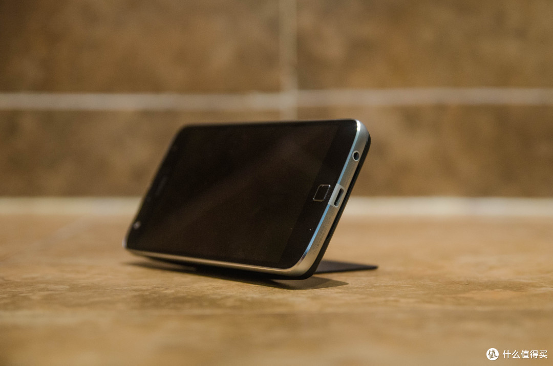 #原创新人# Hello Moto,你的信仰还剩多少——moto z play+摩影模块开箱+简评