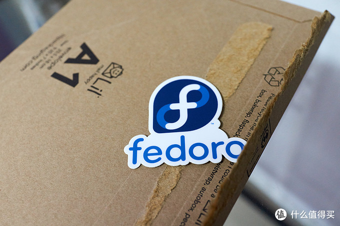 为信仰充值 — Fedora T恤衫 开箱