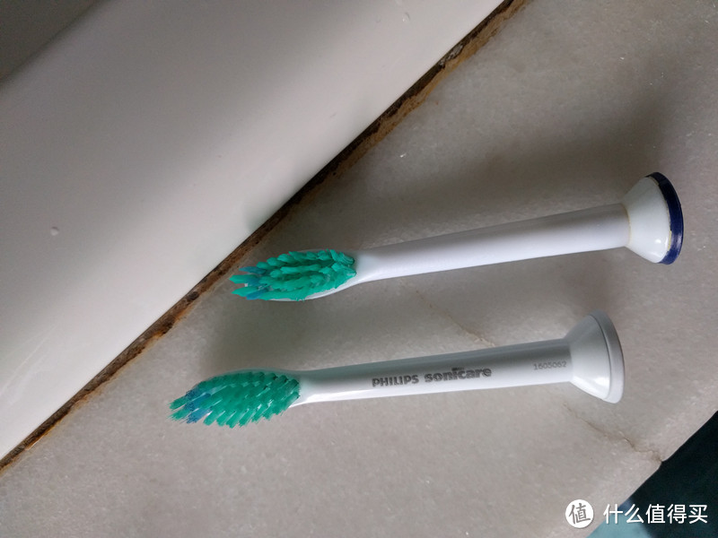 #原创新人#入了电动牙刷的坑：Oral-B 欧乐-B pro2500 & PHILIPS 飞利浦 HX6511 电动牙刷