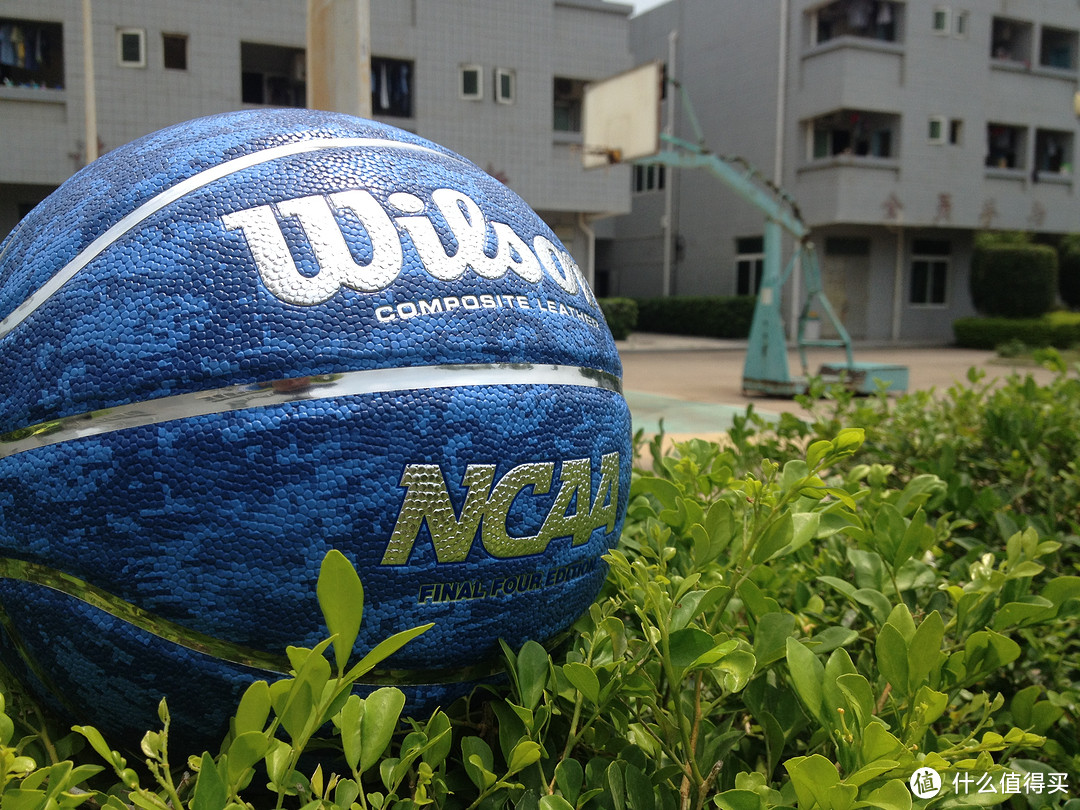 亮眼的篮球？Wilson 威尔胜 NCAA疯狂三月四强赛 复刻版 1233S