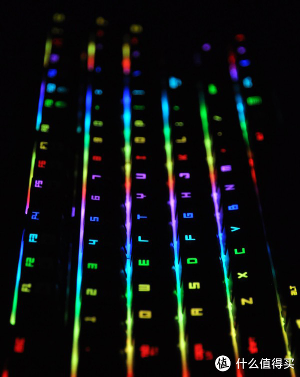 699元能买到的 RGB 机械键盘会是什么样？—— RaZER 雷蛇 黑寡妇蜘蛛竞技幻彩版 87键 使用测评