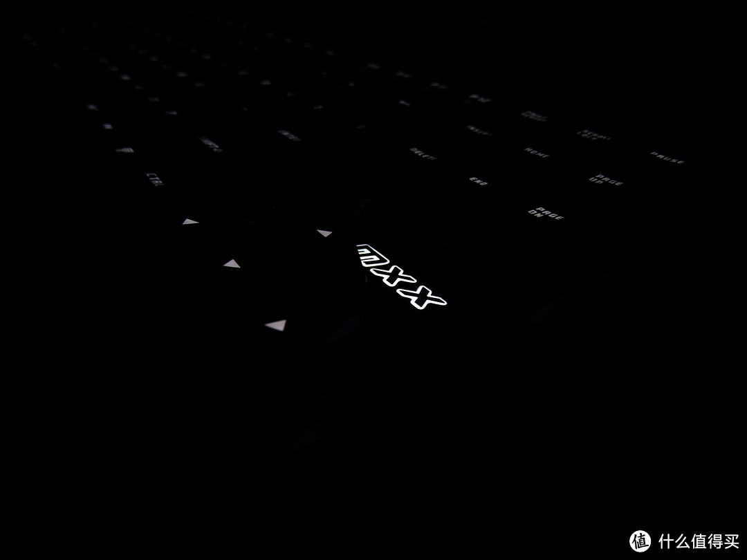 国产键盘颜值担当——镭拓MXX樱桃轴机械键盘