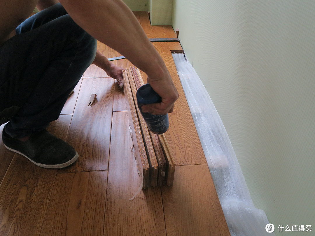 实木地板安装过程中的注意事项